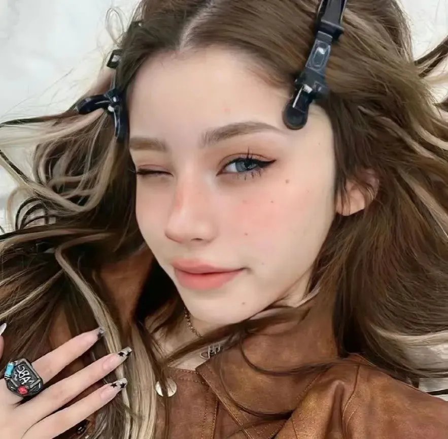 美女来了